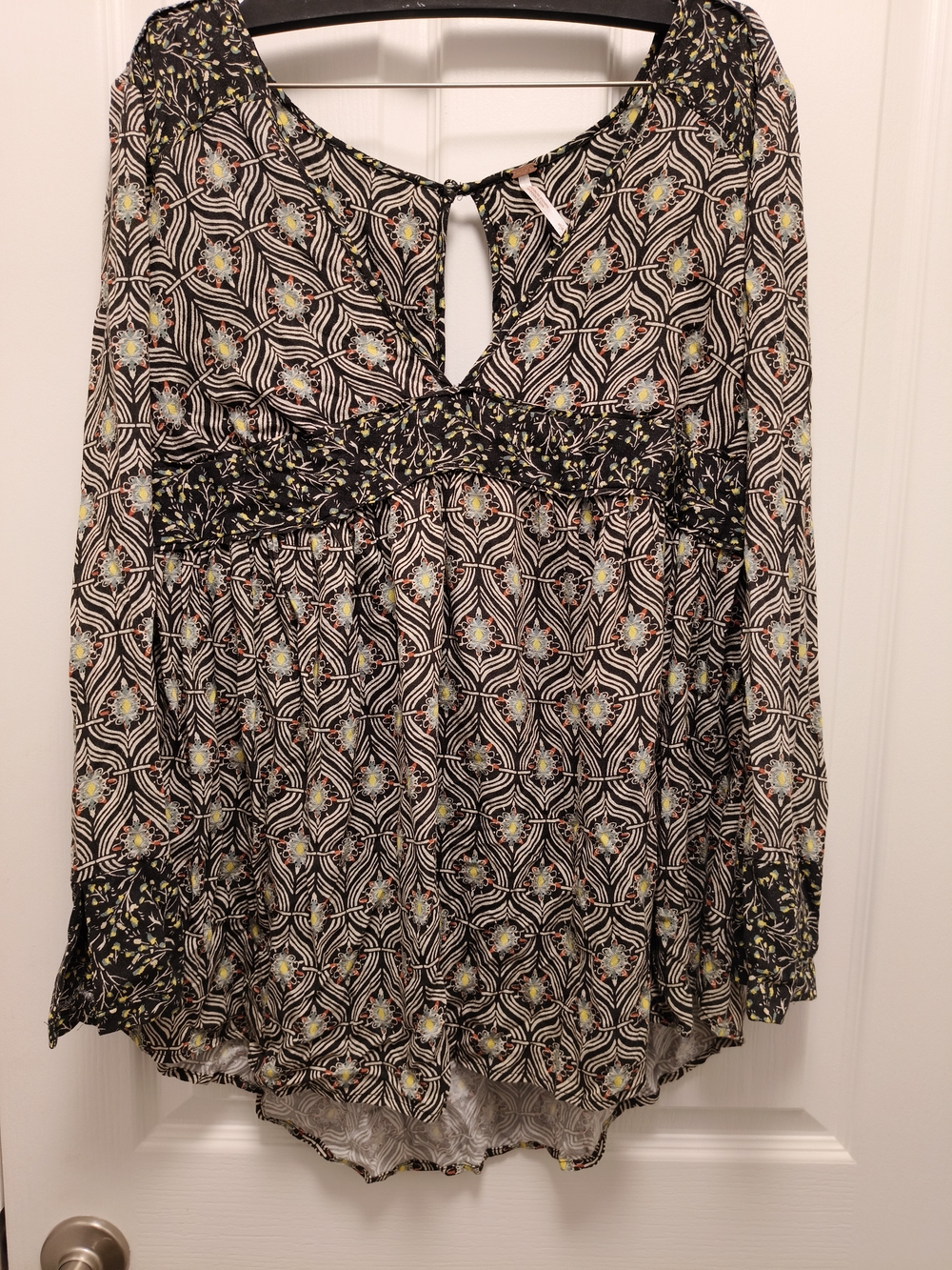Free People Black Floral Printed Peasant V-Neck Top Whimsygoth Prairie Boho